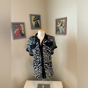 Serena black and white blouse. Polyester